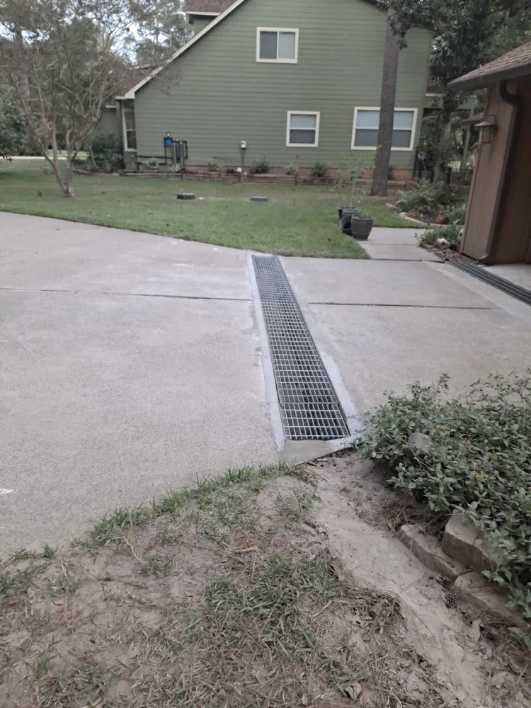 Reliable yard cleanup service experts serving Fresno, TX - Moncada Landscaping