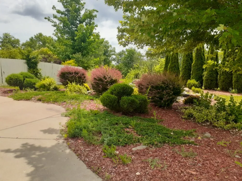 Custom garden landscaping for homes across Milwaukee, WI - Mondo's Full Service Lawn Care