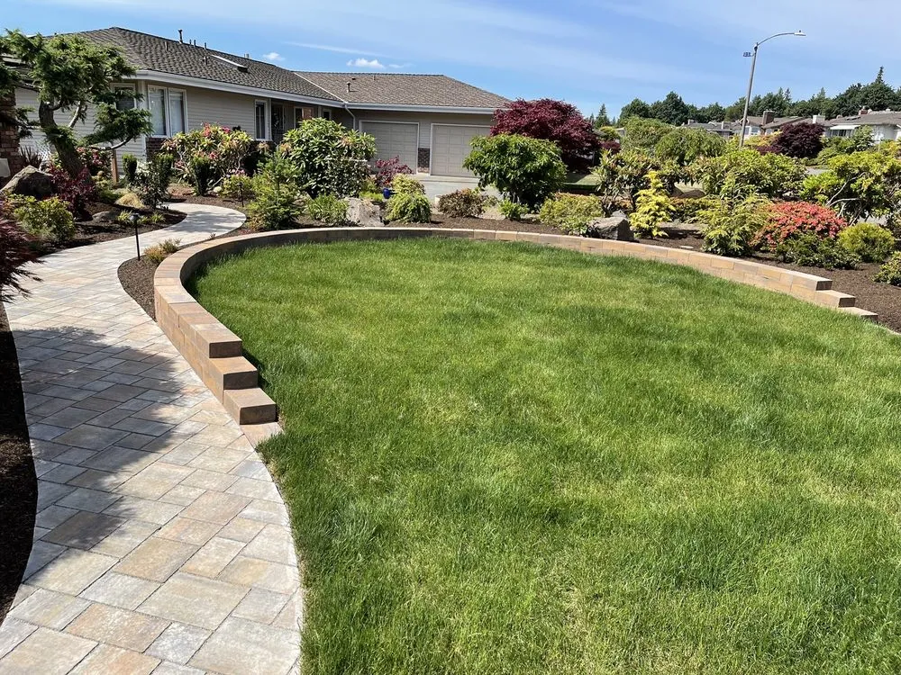 Custom landscape design experts serving Lynnwood, WA - Mondragon Landscaping and Maintenance
