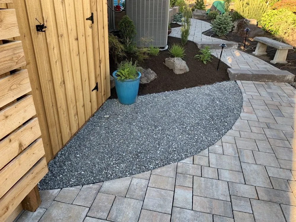 Local yard maintenance in Lynnwood, WA by Mondragon Landscaping and Maintenance