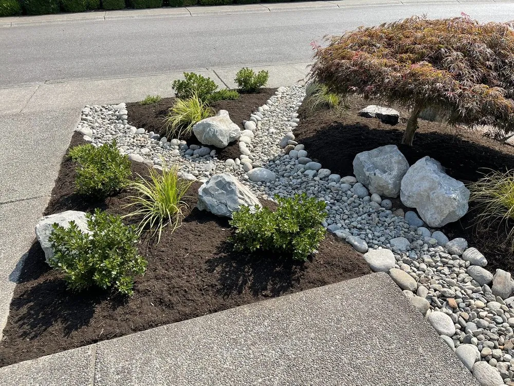 Trusted residential landscaping experts serving Lynnwood, WA - Mondragon Landscaping and Maintenance