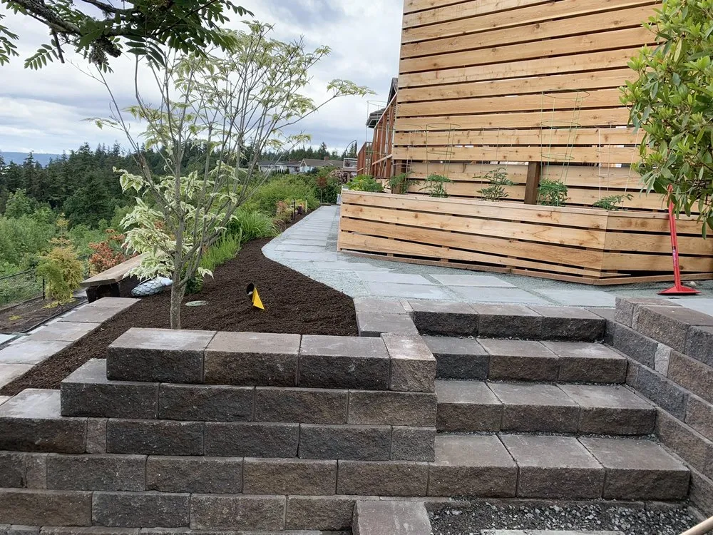 Custom lawn care service for homes in Lynnwood, WA by Mondragon Landscaping and Maintenance