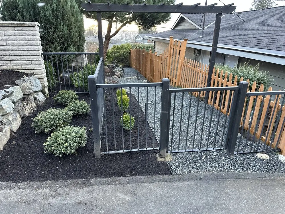 Reliable yard cleanup service in Lynnwood, WA by Mondragon Landscaping and Maintenance