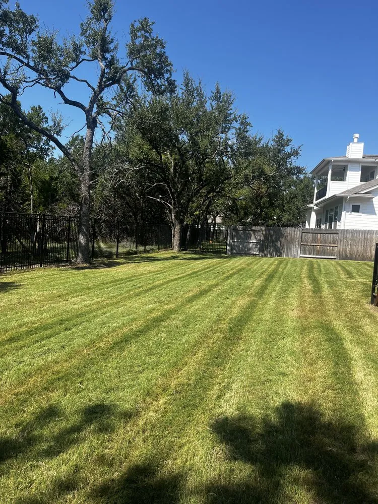 Reliable yard maintenance in Dripping Springs, TX - Mondragon Landscaping