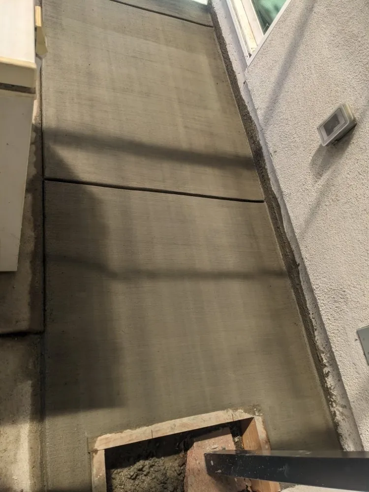 Professional lawn mowing service in San Jose, CA - Mondy's Landscape Maintenance & Handyman Services