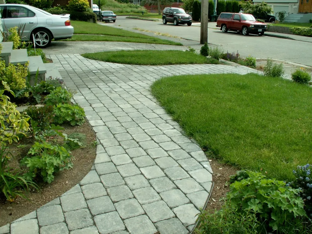 Top-rated garden landscaping for beautiful yards across West Seattle, WA - Monetti Landscape Design and Construction