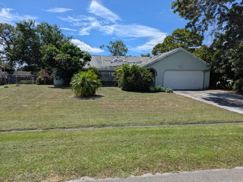 Trusted landscaping services experts serving Fort Pierce, FL - Moneys Lawn Service