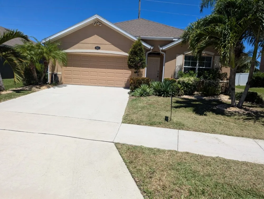 Local outdoor landscaping experts serving Fort Pierce, FL - Moneys Lawn Service