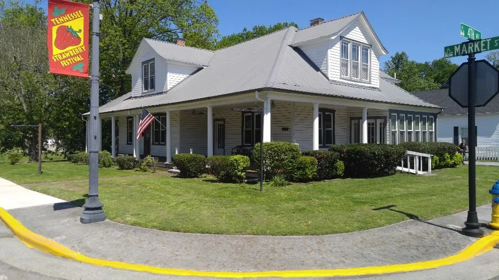 Top-rated lawn care service in Dayton, TN - Monkey Cuts Lawn Service