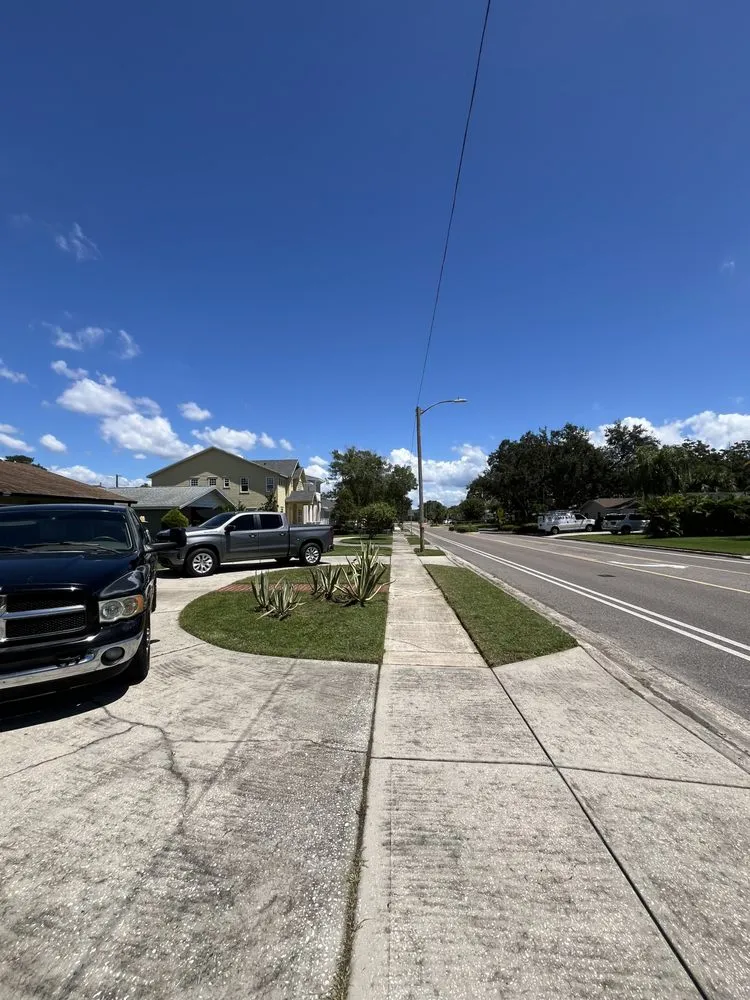 Top-rated lawn care service experts serving Pinellas Park, FL - Monnell Services