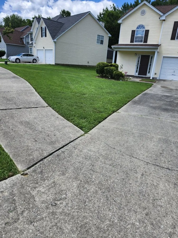 Custom lawn mowing service in Riverdale, GA by Monroy Landscaping