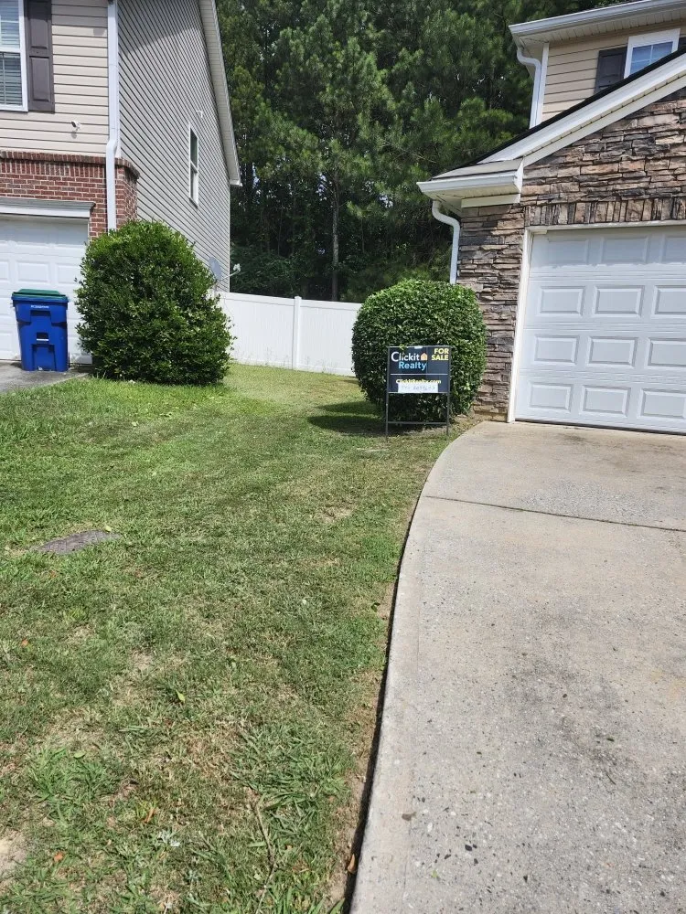 Trusted yard cleanup service in Riverdale, GA by Monroy Landscaping