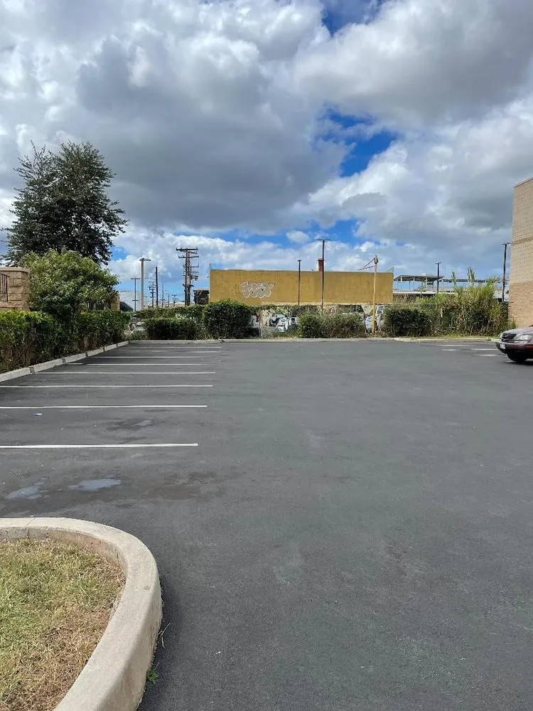 Professional lawn care service in Iroquois Point, HI by Monster Man Lawn Service