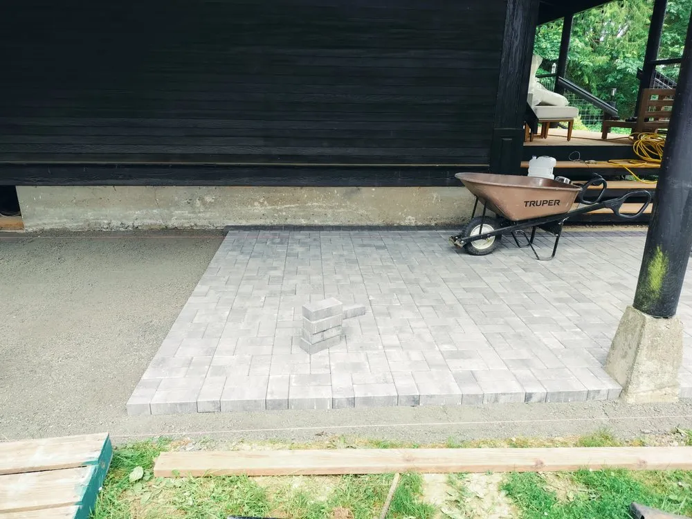 Reliable outdoor landscaping for beautiful yards in Renton, WA by Monstera landscaping