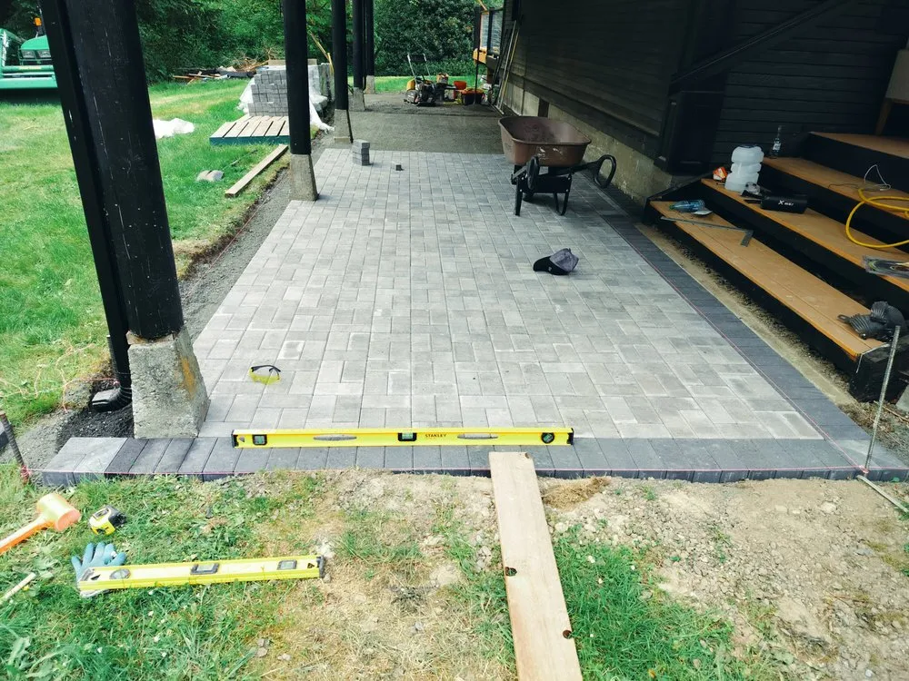 Affordable landscape design experts serving Renton, WA - Monstera landscaping