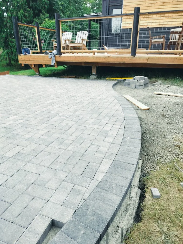 Top-rated garden landscaping in Renton, WA - Monstera landscaping