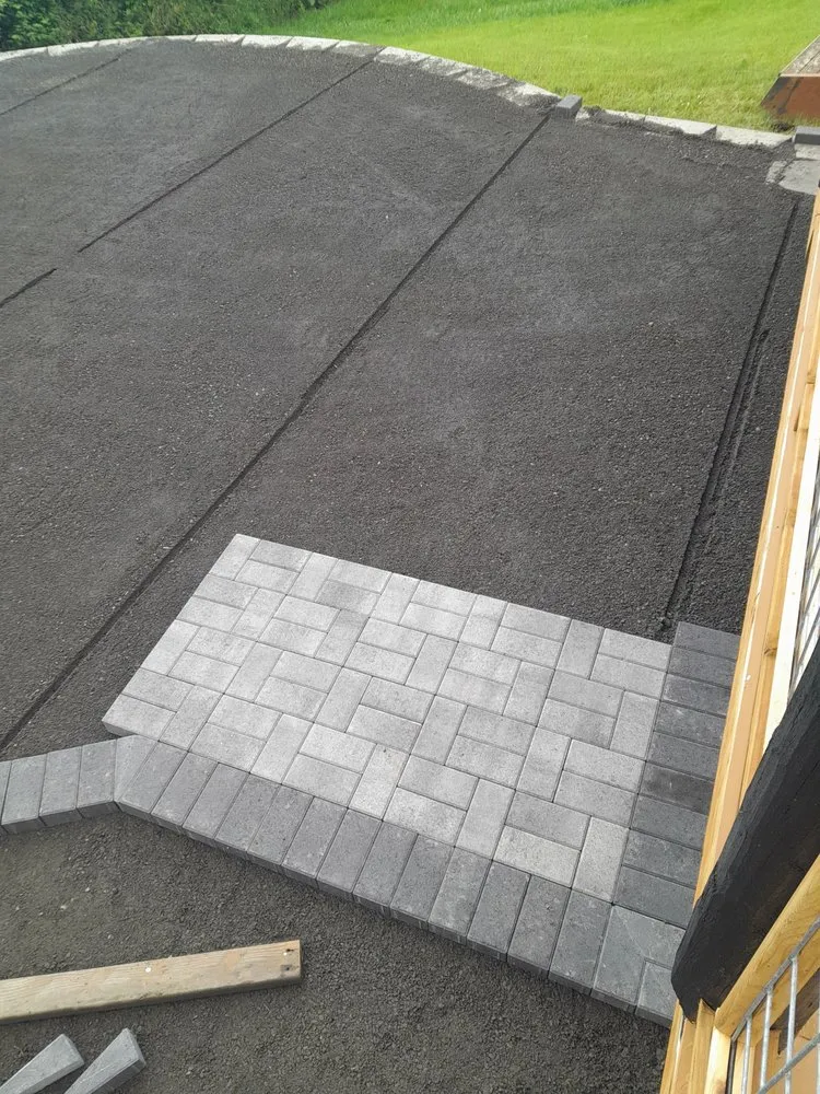 Reliable garden landscaping in Renton, WA by Monstera landscaping