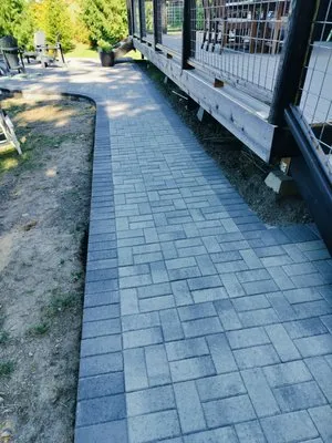 Monstera landscaping Logo