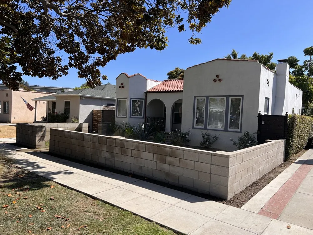 Custom lawn mowing service with custom design in Lancaster, CA by Montano Landscaping