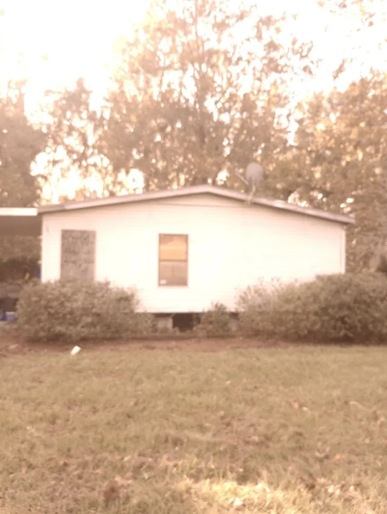 Reliable yard cleanup service in Gainesville, FL by Monteocha Lawn Care Services