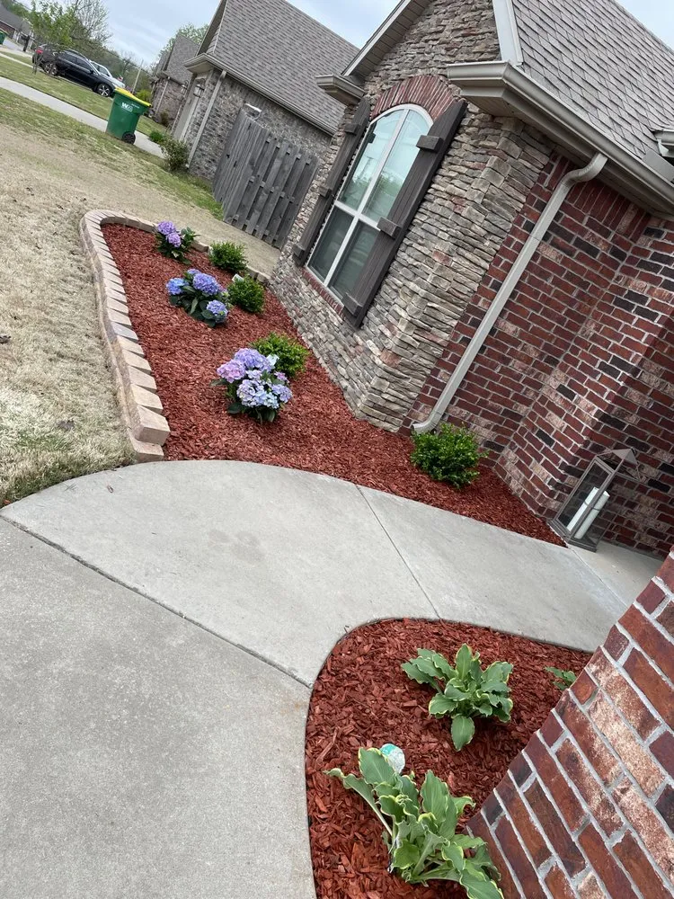 Top-rated outdoor landscaping in Lowell, AR - Monteritas Lawn Care And Landscaping Services