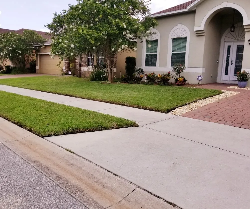 Reliable residential landscaping for beautiful yards in De Leon Springs, FL by Montero Landscaping