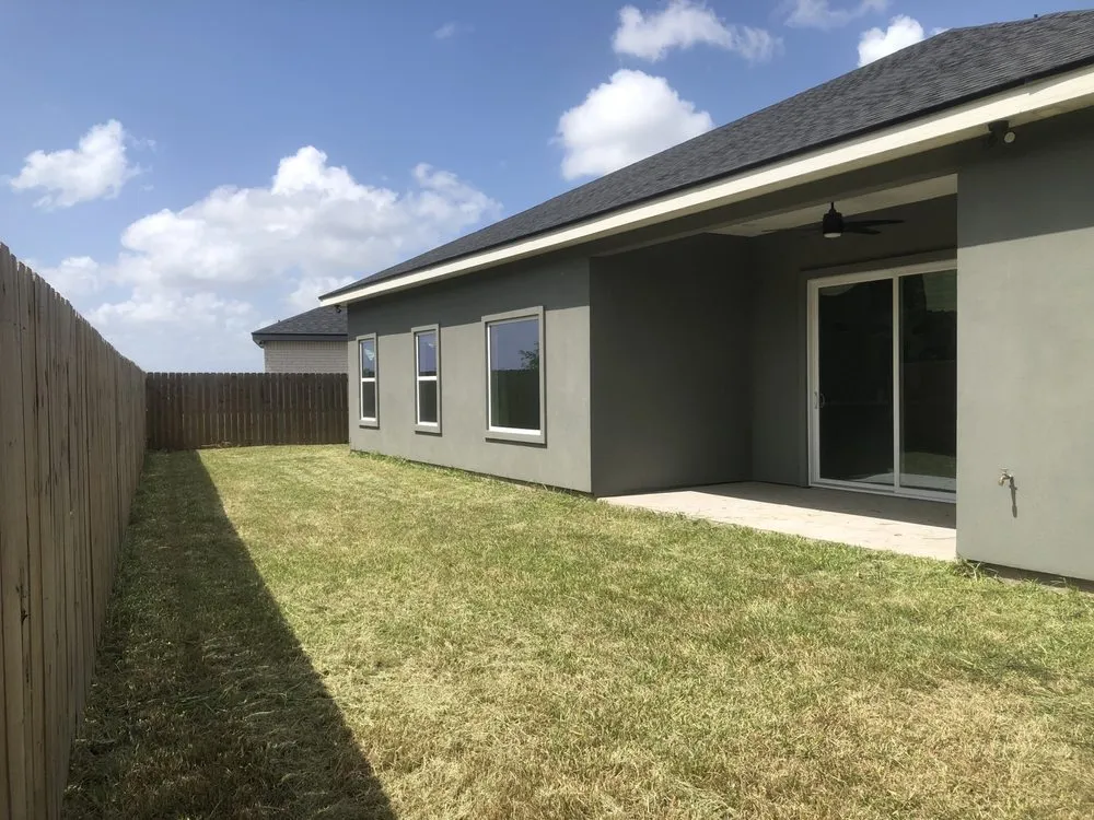 Trusted lawn mowing service in Harlingen, TX - Montez Green Lawn