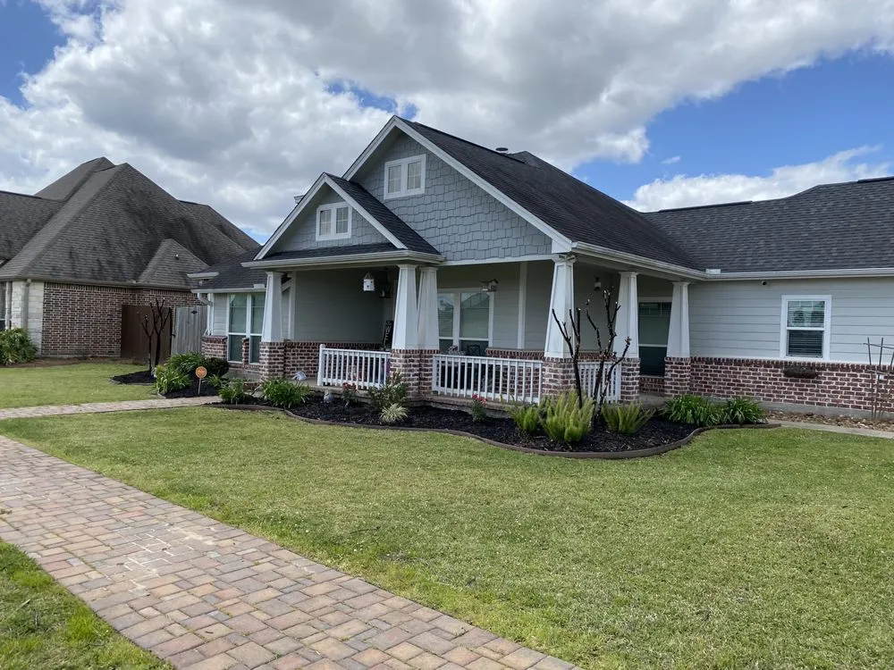 Professional yard cleanup service in Vidor, TX - Montoyas Lawn Service