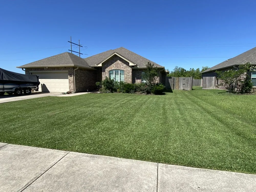 Top-rated residential landscaping experts serving Vidor, TX - Montoyas Lawn Service