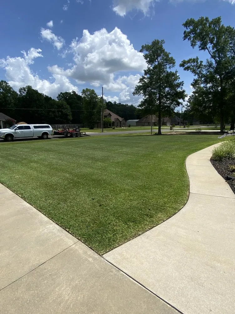 Local landscaping services in Vidor, TX - Montoyas Lawn Service