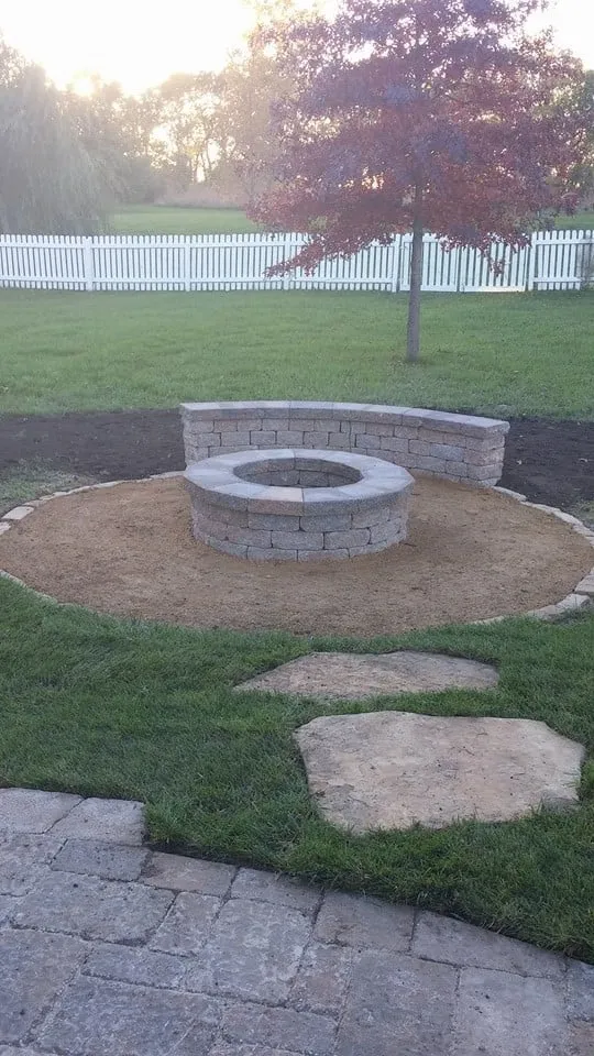 Custom outdoor landscaping in Raymore, MO - Monumental Outdoor