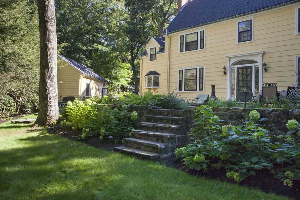 Trusted yard maintenance experts serving Arlington, MA - Moodscapes