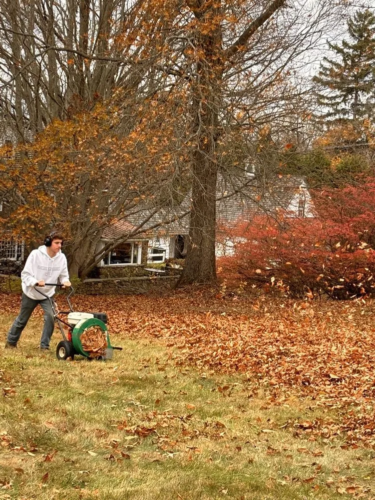 Expert garden landscaping near you in West Chester, PA by Mooiweers Labor