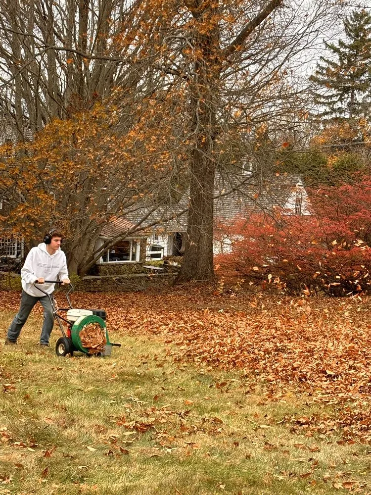 Local residential landscaping in West Chester, PA by Mooiweers Labor