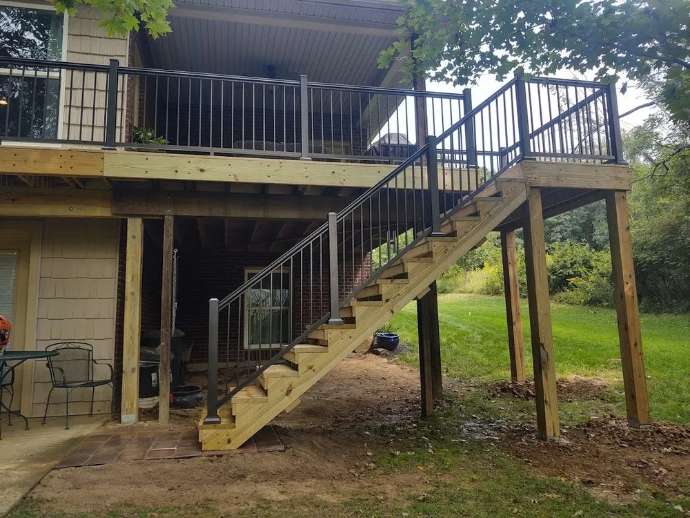 Expert yard cleanup service in Union, KY by Moon Lawncare And Landscaping