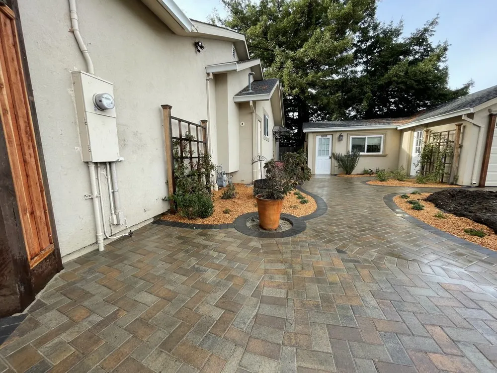 Custom outdoor landscaping for year-round maintenance in Half Moon Bay, CA by Moonraised Landscape