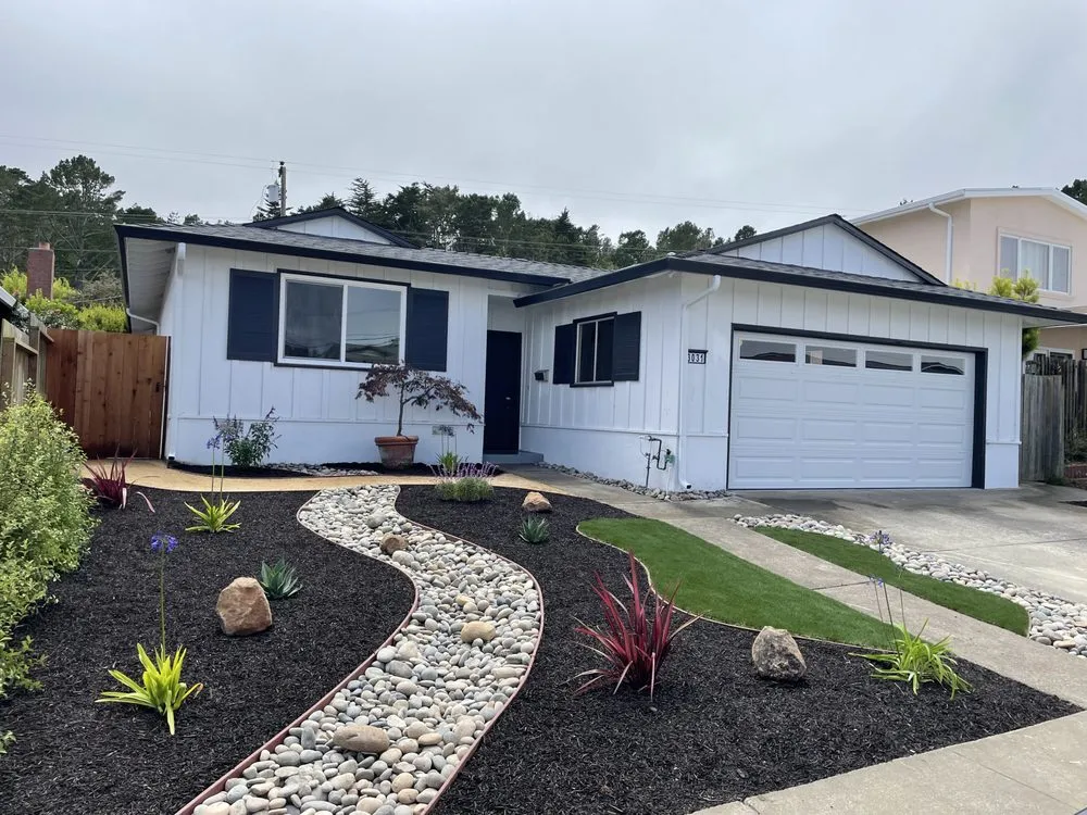 Expert landscape installation in Half Moon Bay, CA by Moonraised Landscape