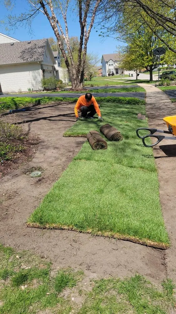 Trusted garden landscaping for beautiful yards in Aurora, IL by Moonrock Landscaping