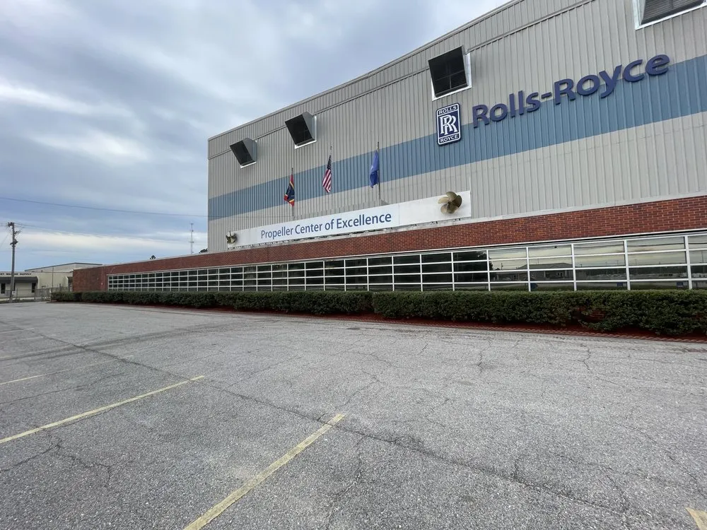 Local yard cleanup service for year-round maintenance in Biloxi, MS by Moons Grounds Care