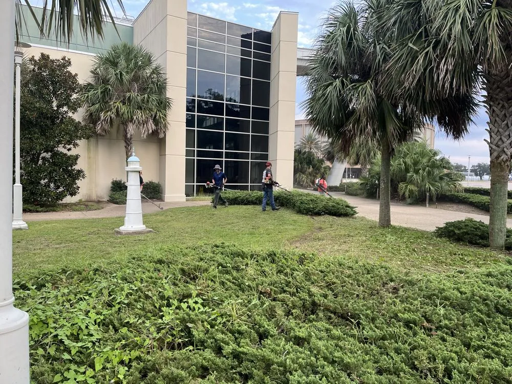 Expert lawn care service in Biloxi, MS - Moons Grounds Care