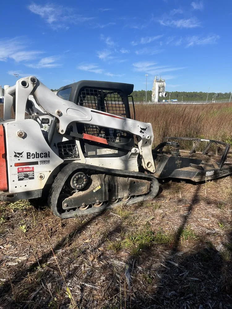 Expert lawn mowing service in Biloxi, MS - Moons Grounds Care