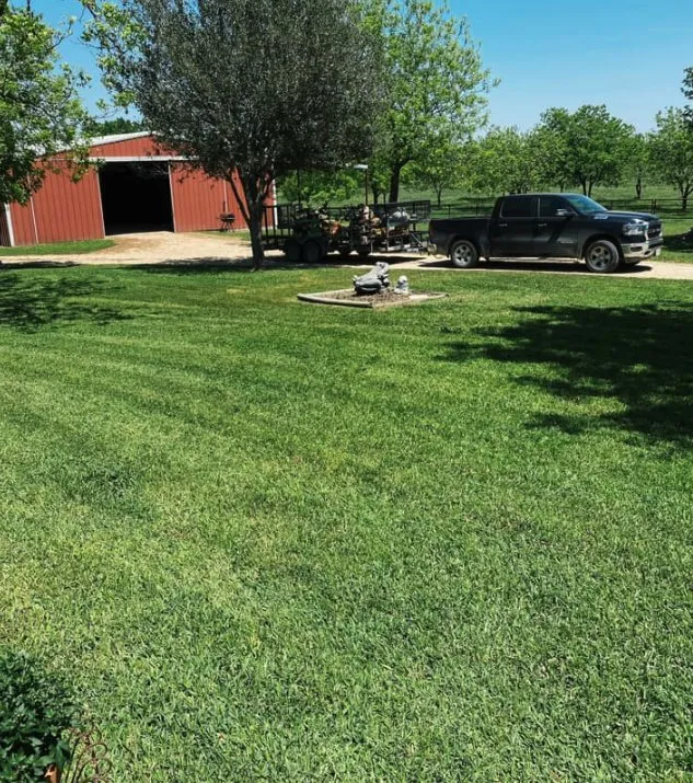 Professional lawn care service for homes across Holland, TX - Moon's Pro Lawn Care