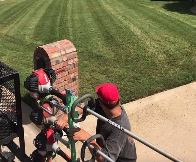 Reliable lawn mowing service in Holland, TX - Moon's Pro Lawn Care