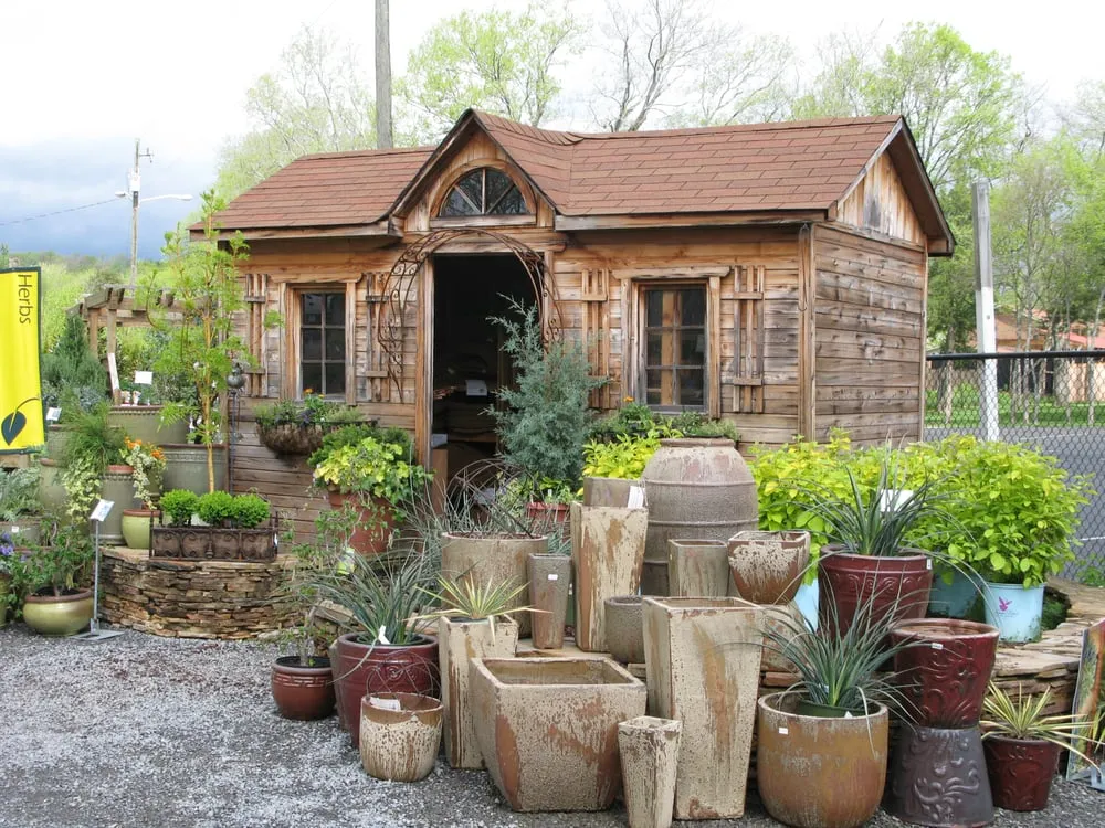 Top-rated yard maintenance experts serving Nashville, TN - Moore & Moore Garden Center