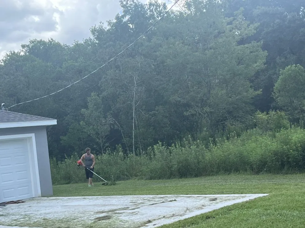 Top-rated yard cleanup service experts serving Summerfield, FL - Moore And Moore Lawn Care