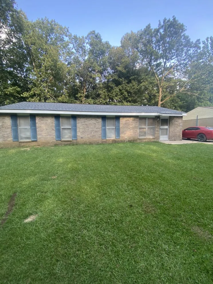 Affordable landscaping services near you across Pontotoc, MS - Moore and Sons Lawn Care