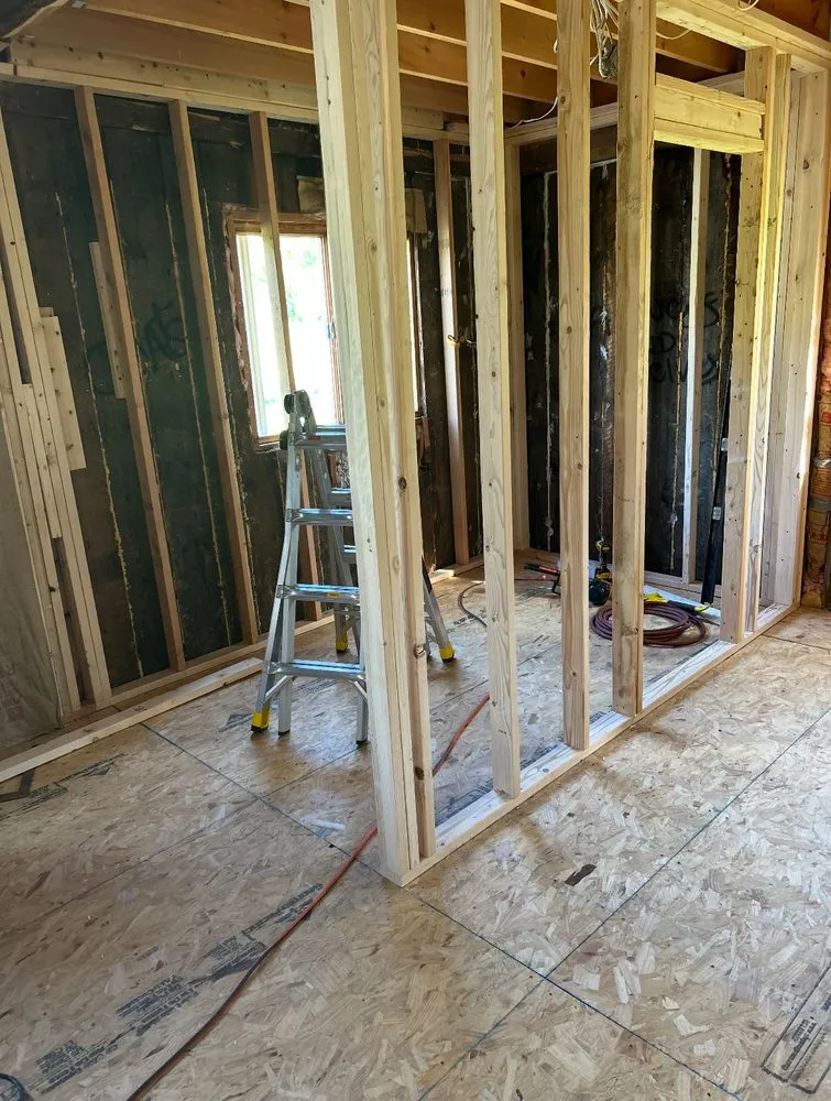 Custom yard maintenance in Chesapeake, VA by Moore Services