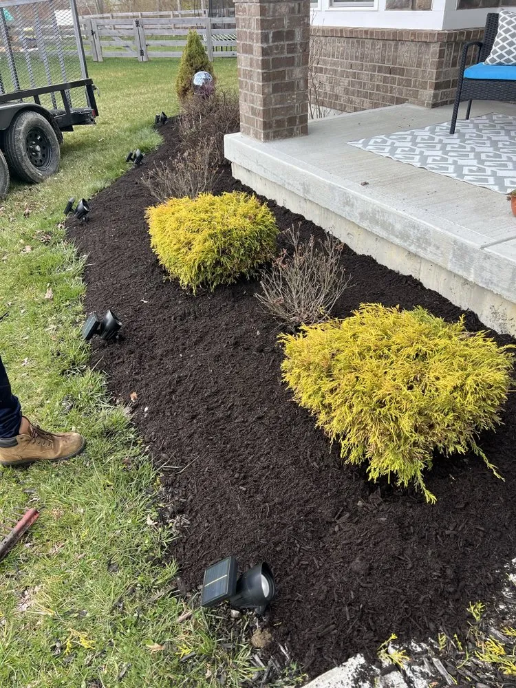Custom residential landscaping in Amelia, OH - Moore's Landscaping