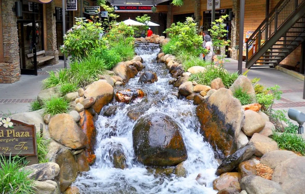 Reliable yard maintenance in Knoxville, TN - Moore's Landscaping