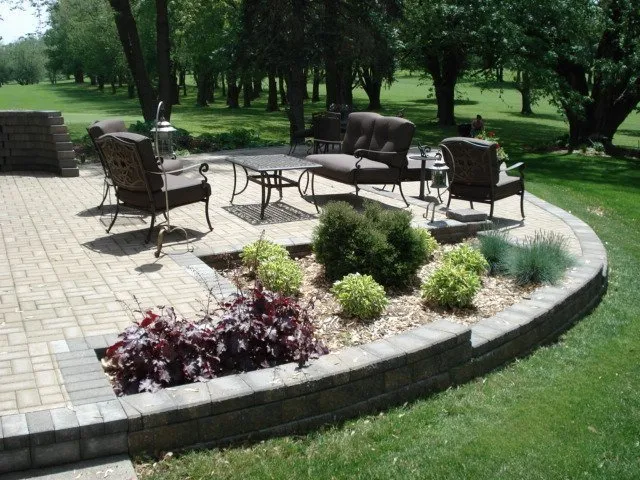 Custom residential landscaping experts serving Reading, MI - Moore's Landscaping